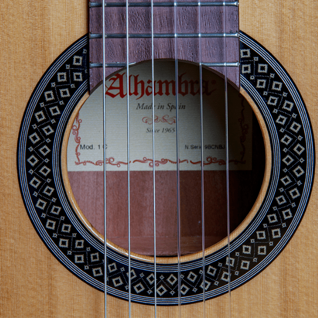 alhambra-guitarras-1-c-ht-hybrid-terra-guitare-classique-4-4 image 4