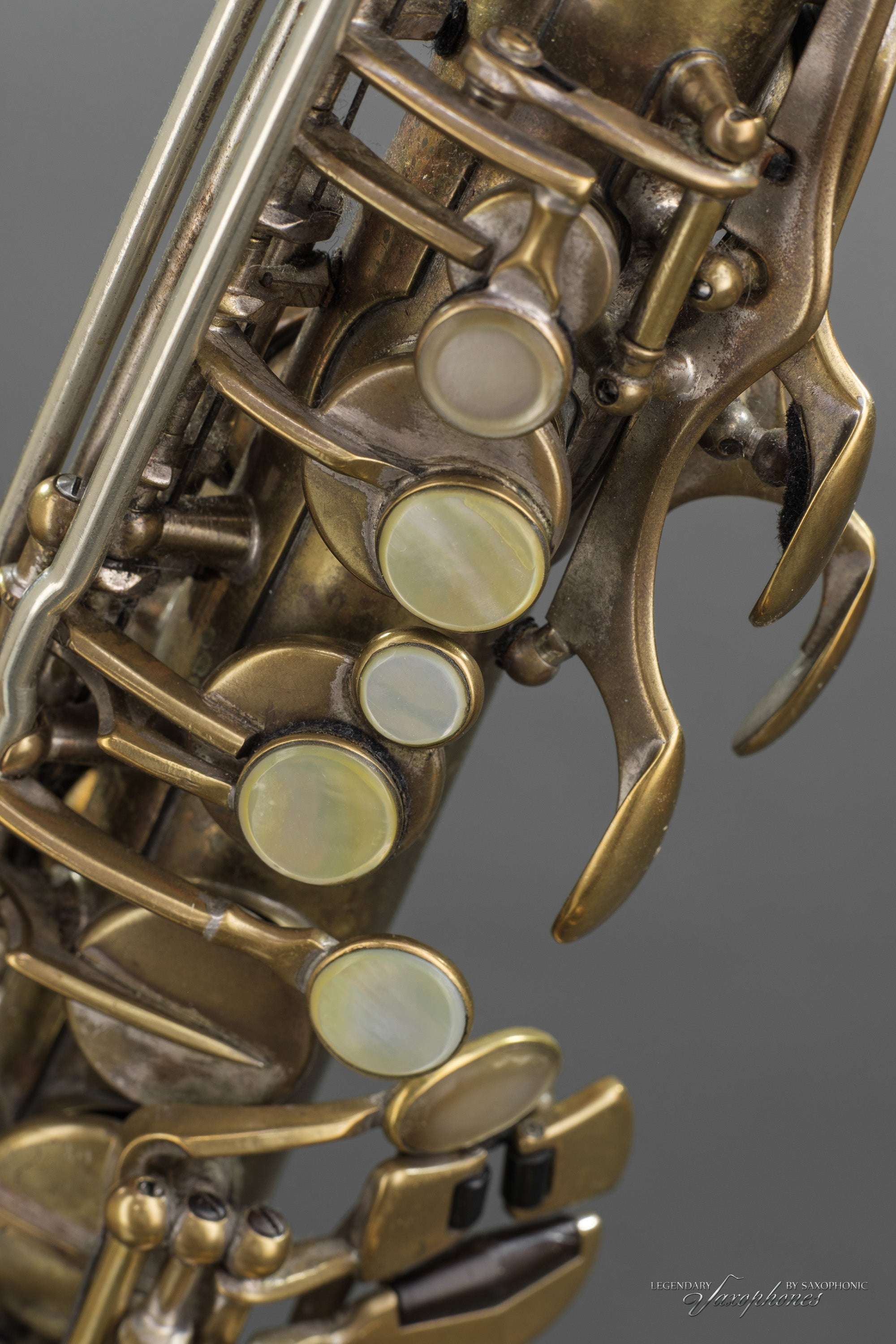 henri-selmer-paris-saxophone-alto-super-action-sba-n-46484-vintage-patin image 4