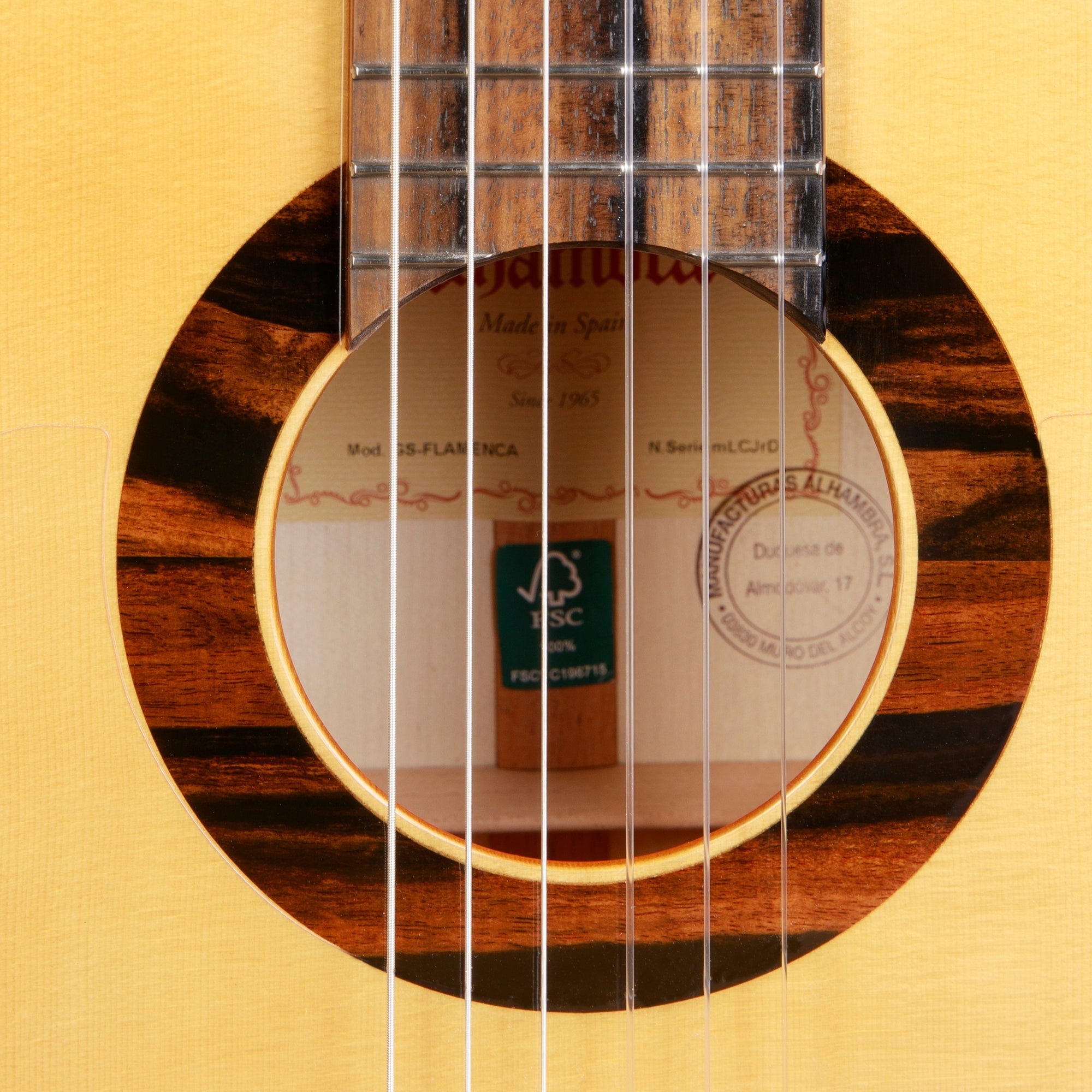 alhambra-guitarras-gs-flamenco-sustainable-passion-guitare-flamenca-espagne image 4