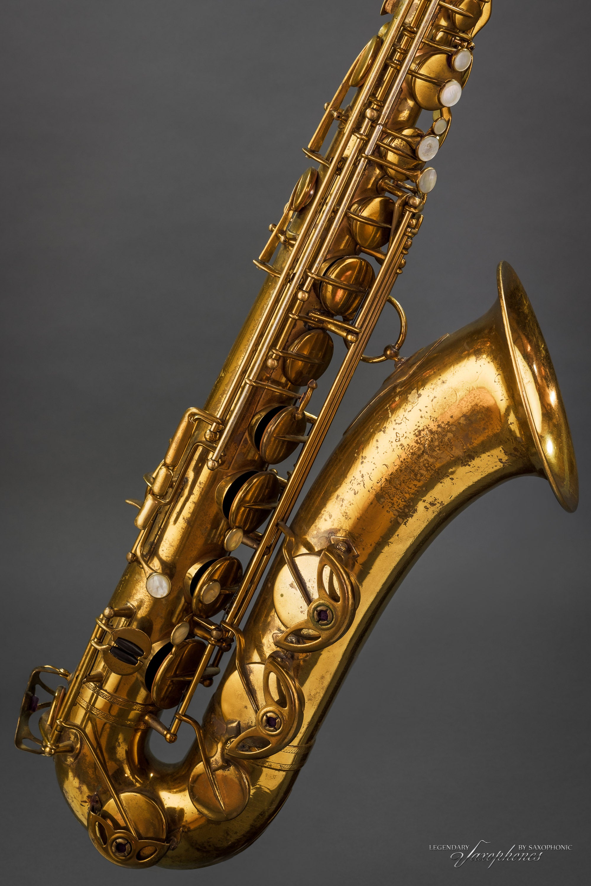 henri-selmer-paris-balanced-action-saxophone-t-nor-1937-n-23569-verni-sba-vintag image 5