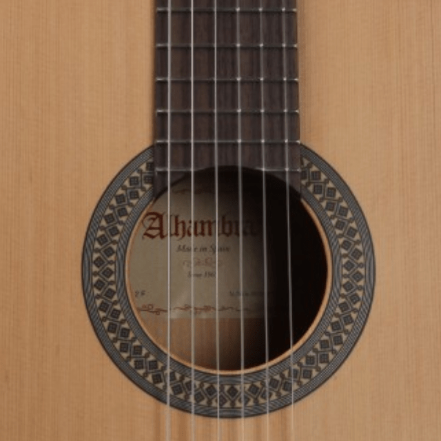 alhambra-guitarras-2-f-guitare-flamenca-table-c-dre-massif image 3